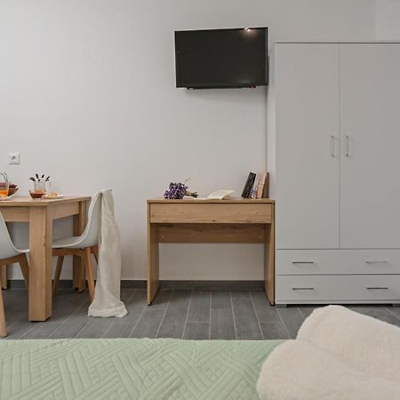 Vive Mare Plaka II Aparthotel ภายนอก รูปภาพ